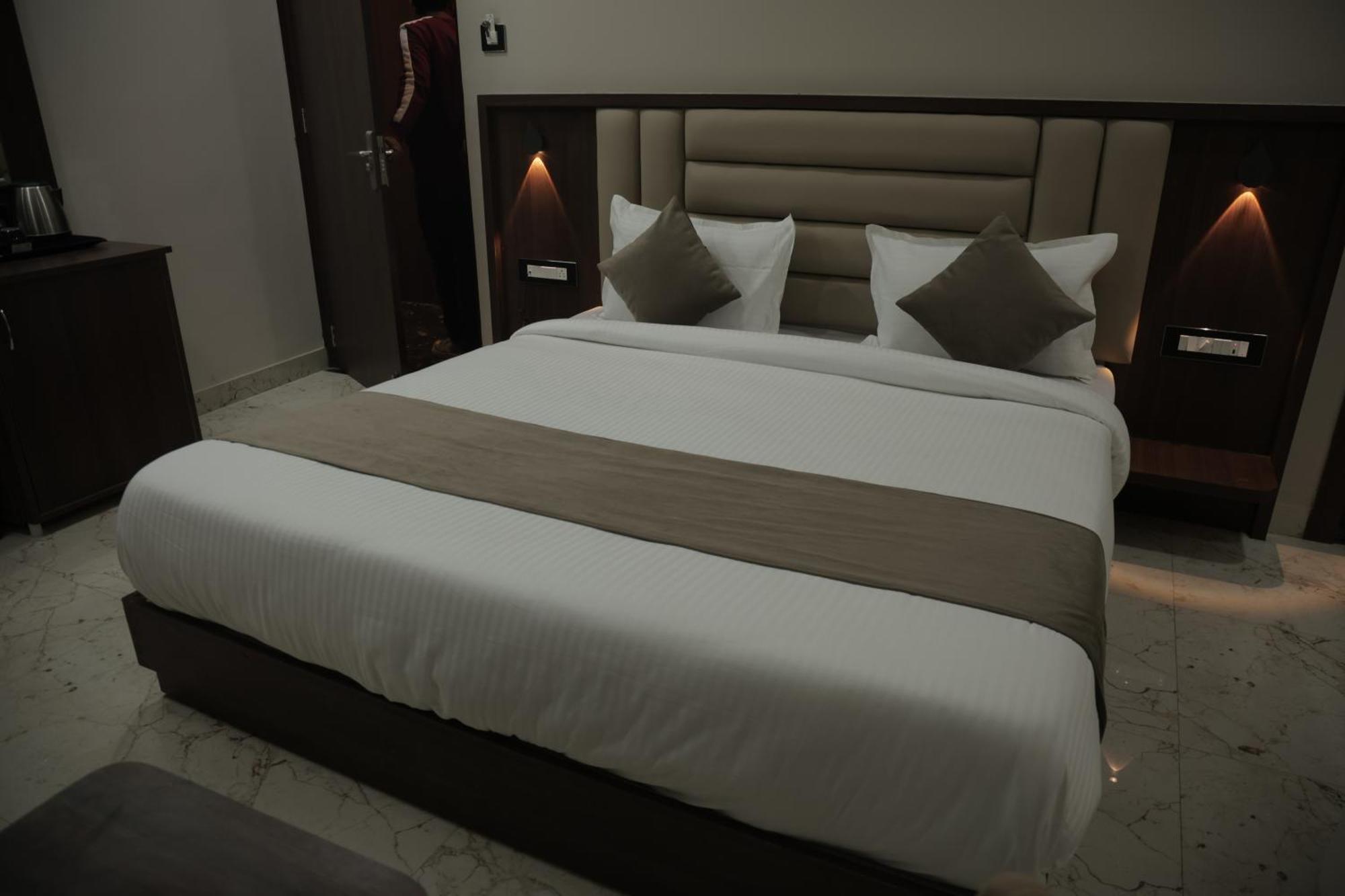 Hotel The Rainbow Inn Udaipur Extérieur photo