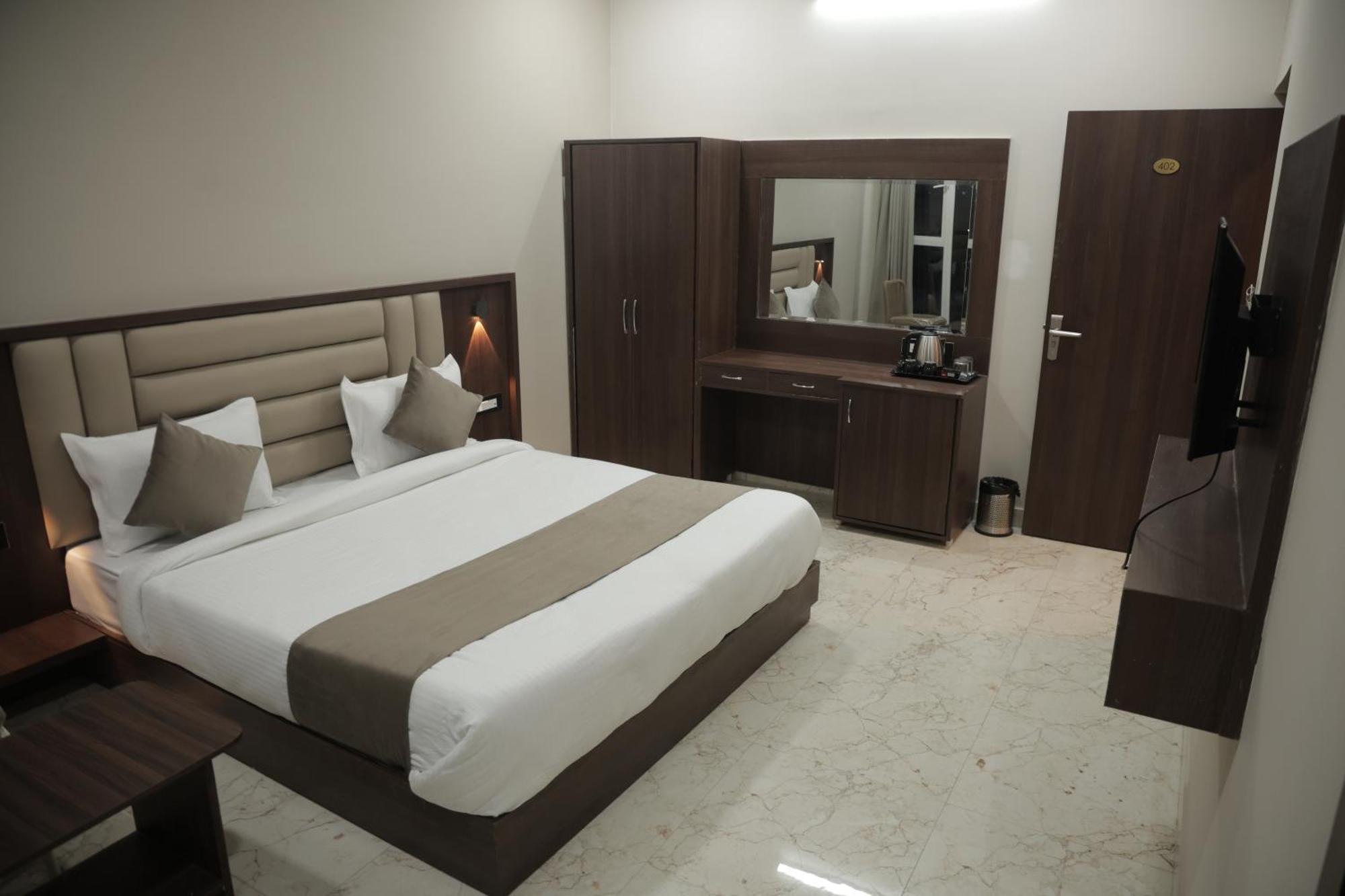 Hotel The Rainbow Inn Udaipur Extérieur photo